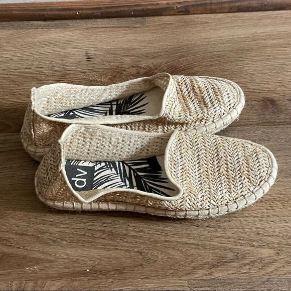 DV Dolce Vita Woven Espadrilles Slip on Loafers Flats Beige Tan Size 6 - Picture 4 of 5